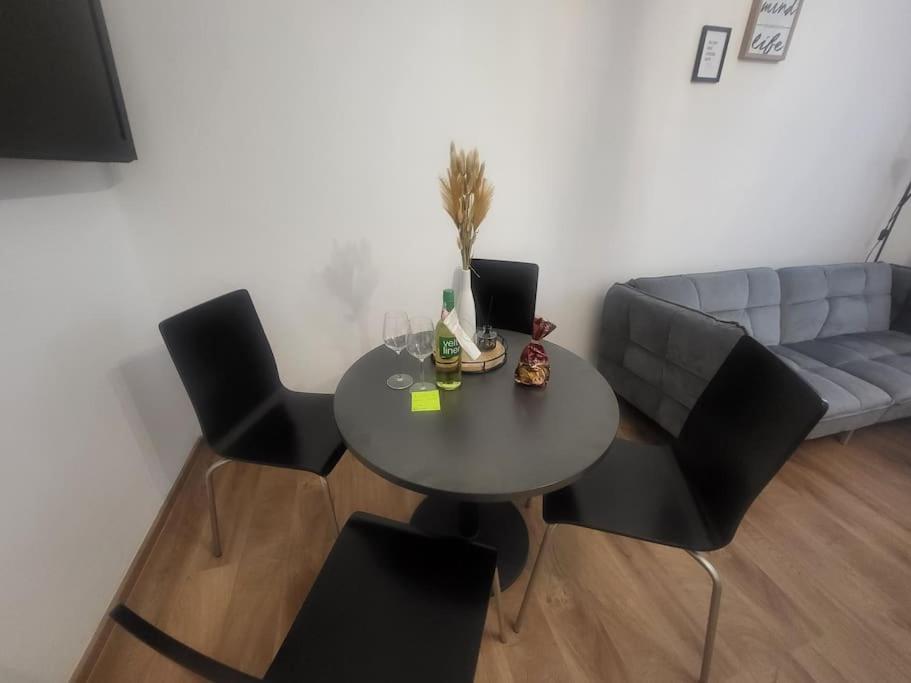 Exklusive Gartenwohnung เวียนนา ภายนอก รูปภาพ